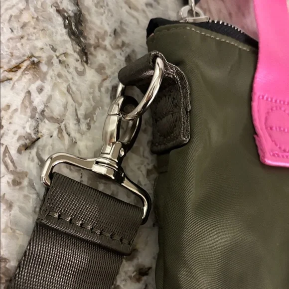 ShortyLOVE Amuse Olive Green Tote with Bright Pink Handle Accent - Picture 7 of 8